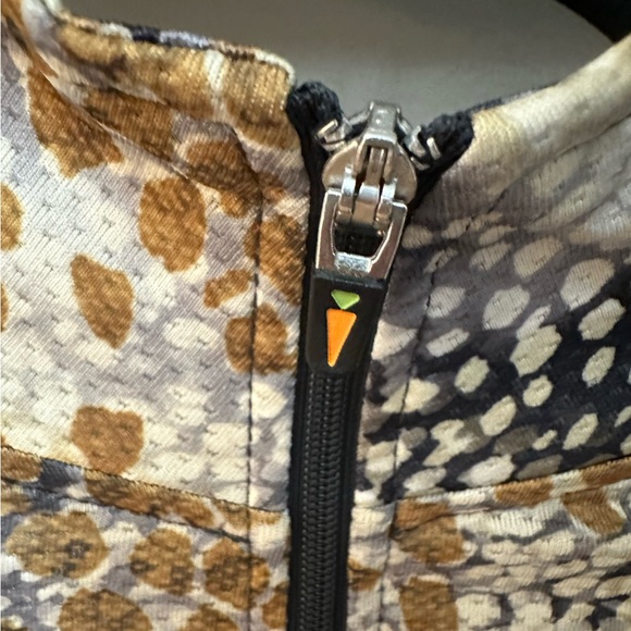 KERRITS | Women’s Large Ice Fil Lite Short Sleeve Print Shirt - Picture 8 of 8